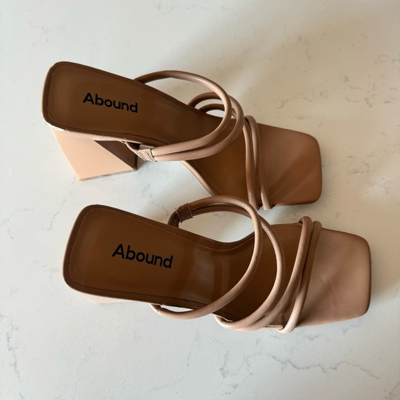 Abound Austyn Strappy Sandal in Tan size: 6.5 - Picture 3 of 8